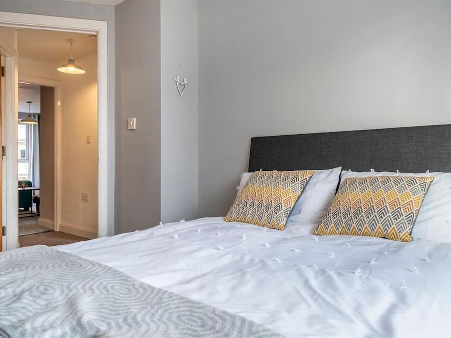 Lovely 2 Bedroom Apt At Ormeau Park W/ Free Parking Белфаст Экстерьер фото